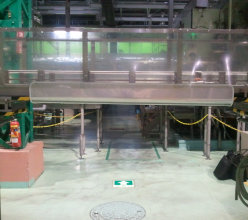 通路下安全カバー